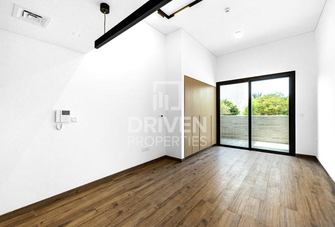 Great Location | Spacious Studio | Vacant Unit photo 3