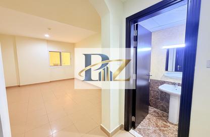 Apartment - 2 - 2 for rent in Fire Station Road - Muwaileh - Sharjah