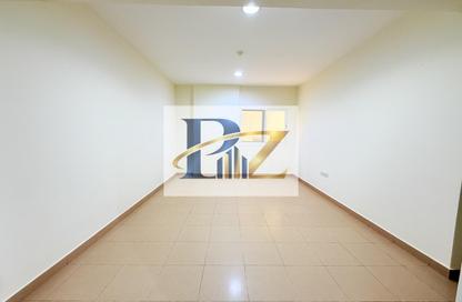 Apartment - 2 - 2 for rent in Fire Station Road - Muwaileh - Sharjah