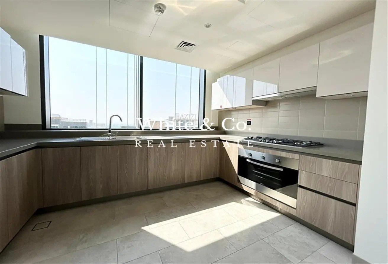 Top floor | Vacant June | Mega Rare layout photo 9