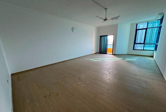 3BR sea‑view apartment for rent in Ajman Creek