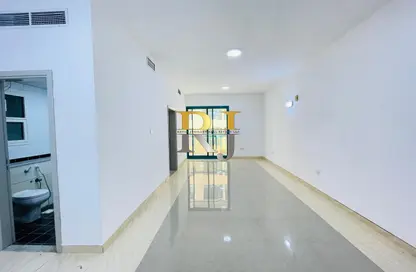 Apartment - Studio - 1 Bathroom for rent in Mankhool Building - Mankhool - Bur Dubai - Dubai
