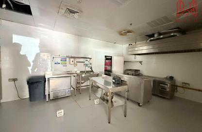 Shop - Studio for rent in Muwaileh Commercial - Sharjah