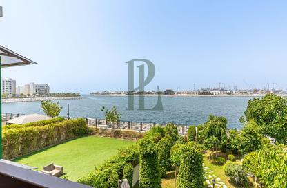Villa - 3 Bedrooms - 5 Bathrooms for sale in Sur La Mer 1 - Sur La Mer - Jumeirah 1 - Jumeirah - Dubai