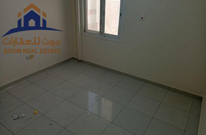 شقة - غرفة نوم - 2 حمامات للايجار في بناء النباعة - النبعة - الشرق - الشارقة