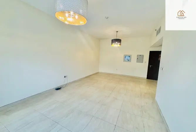 104681404 - Property Image 3