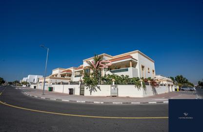 Villa - Studio - 7 Bathrooms for rent in Umm Suqeim 1 Villas - Umm Suqeim 1 - Umm Suqeim - Dubai Villa - Studio - 7 Bathrooms for rent in Umm Suqeim 1 Villas - Umm Suqeim 1 - Umm Suqeim - Dubai