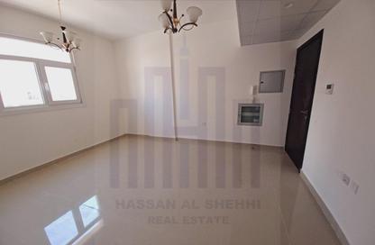 مجمعات للإيجار - استوديو - 1 حمام للايجار في طريق فاير ستاشن - مويلح - الشارقة مجمعات للإيجار - استوديو - 1 حمام للايجار في طريق فاير ستاشن - مويلح - الشارقة