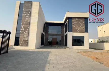 Villa - 5 Bedrooms - 6 Bathrooms for rent in Al Aweer 1 - Al Aweer - Dubai