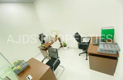 مكتب - غرفة نوم - 1 حمام للايجار في ريد اڤينيو - منطقة القرهود - دبي
