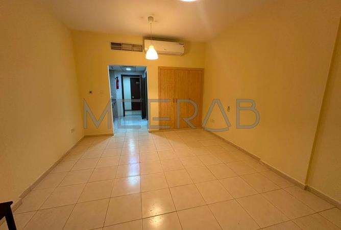 Spacious Studio For Rent | With Balcony | Vacant photo 2