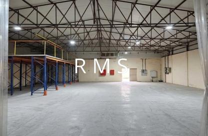 Warehouse - Studio - 1 for rent in Umm Ramool 109 - Umm Ramool - Dubai