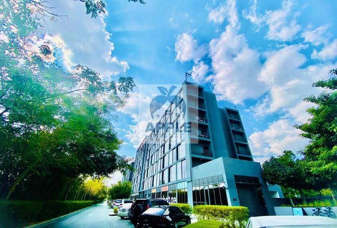 Luxurious 1 Bedroom with balcony and Close kitchen