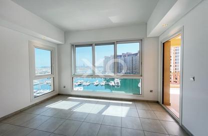 Apartment - 3 Bedrooms - 4 Bathrooms for rent in Marina Residences 5 - Marina Residences - Palm Jumeirah - Dubai