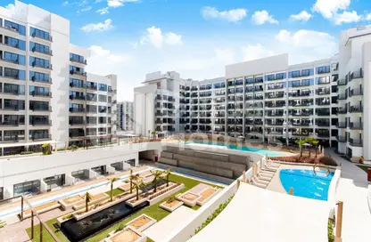 شقة - غرفة نوم - 1 حمام للايجار في عزيزي ميراج - ستوديو سيتي - دبي