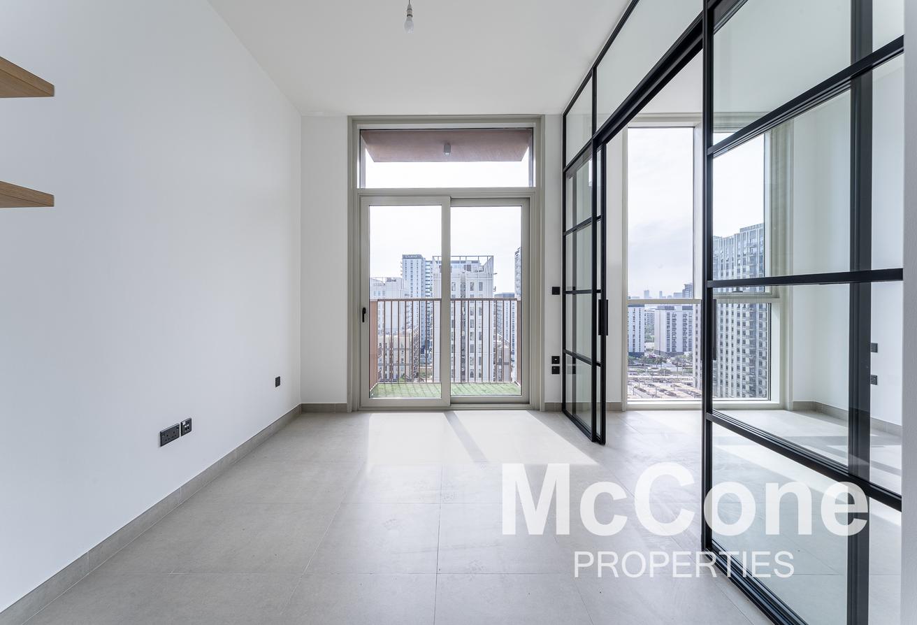 Available | Fully Furnished | High Floor photo 5