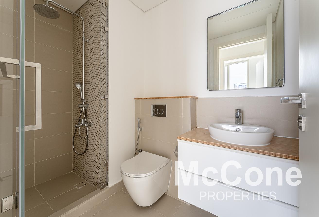 Available | Fully Furnished | High Floor photo 12