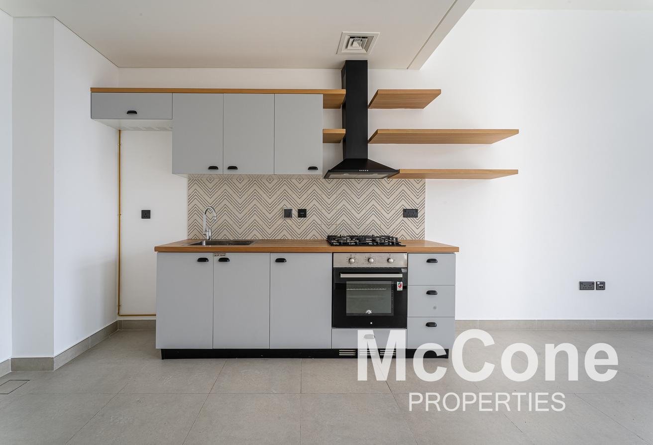 Available | Fully Furnished | High Floor photo 7