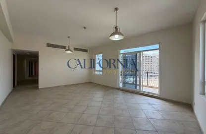 Apartment - 3 Bedrooms - 4 Bathrooms for sale in Abbey Crescent 2 - Abbey Crescent - Motor City - Dubai Apartment - 3 Bedrooms - 4 Bathrooms for sale in Abbey Crescent 2 - Abbey Crescent - Motor City - Dubai