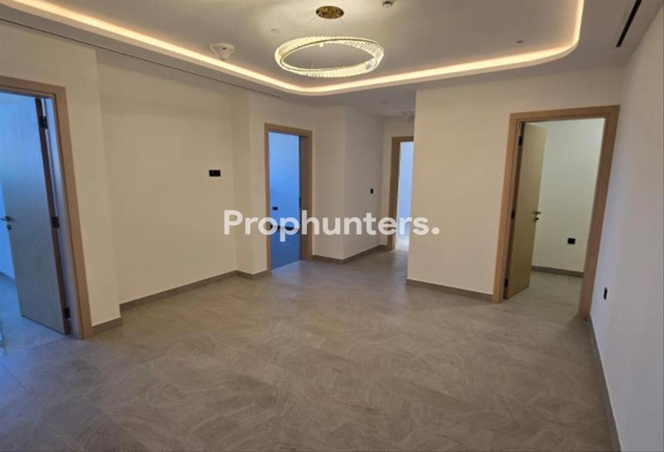 Bespoke Penthouse | Spacious Layout | Vacant photo 7