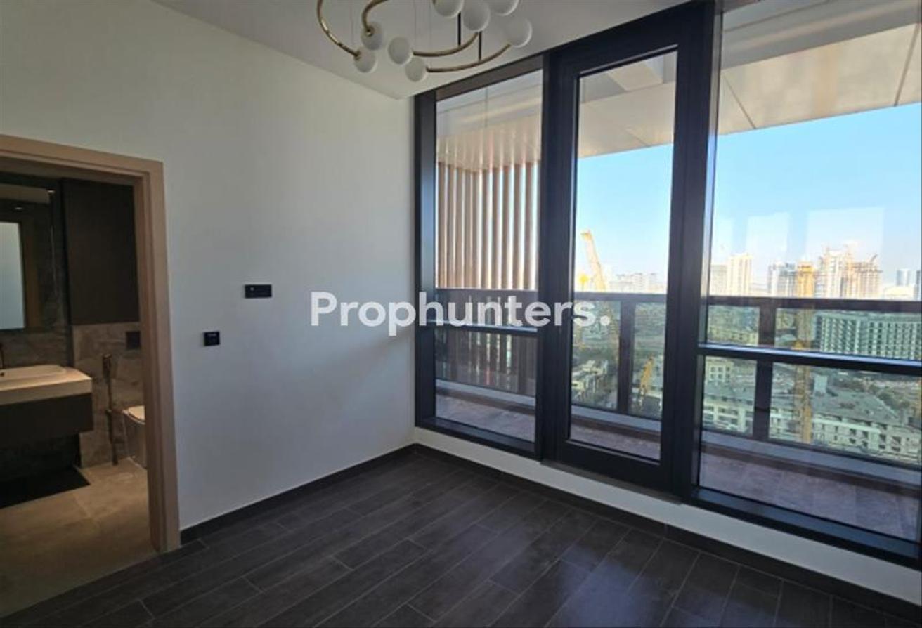 Bespoke Penthouse | Spacious Layout | Vacant photo 6