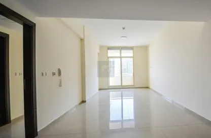شقة - غرفة نوم - 2 حمامات للايجار في برج فرانكفورت - مدينة دبي الرياضية - دبي