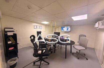Warehouse - Studio - 1 Bathroom for rent in Al Quoz Industrial Area 4 - Al Quoz Industrial Area - Al Quoz - Dubai