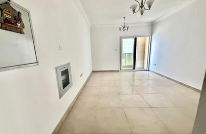 Apartment - 1 Bedroom - 2 Bathrooms for rent in Muwaileh 29 Building - Muwaileh - Sharjah