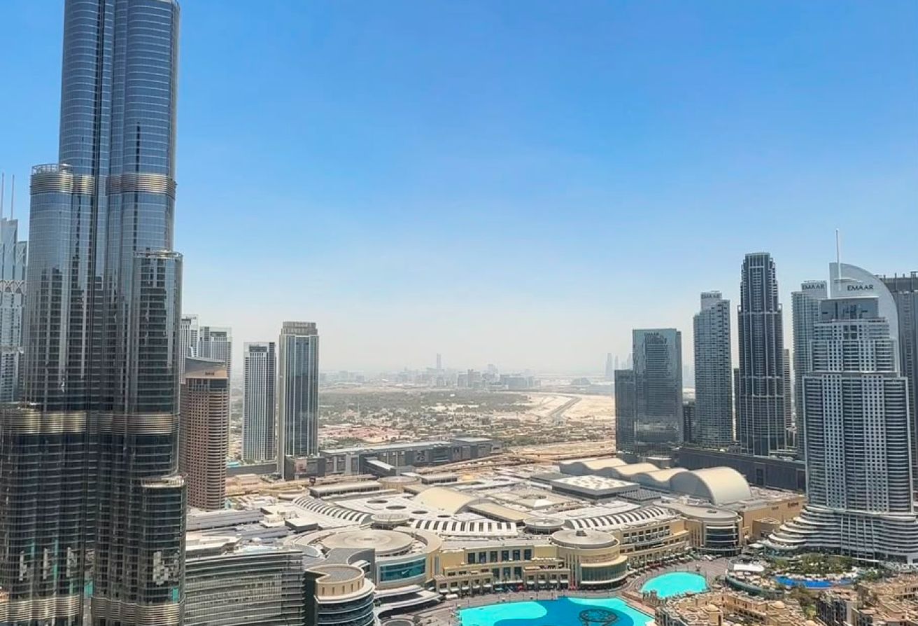 Luxury 3-Bedroom Apartment | Burj Khalifa View — image 22