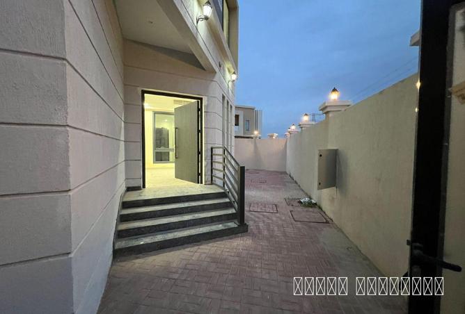 77400327 - Property Image 2