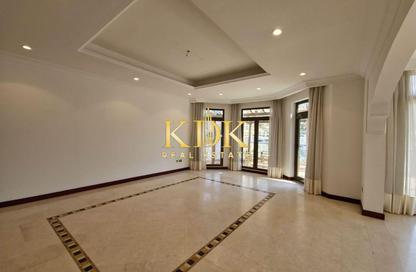 Villa - 4 Bedrooms - 6 Bathrooms for rent in Garden Homes Frond C - Garden Homes - Palm Jumeirah - Dubai