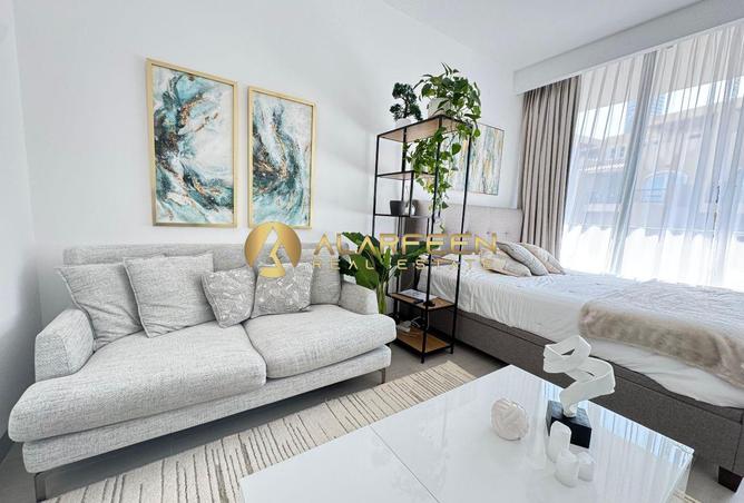 Fully Furnished | Close Kitchen | High Quality photo 2