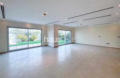 Villa - 4 - 4 for sale in District 8 - Jumeirah Park - Dubai Villa - 4 - 4 for sale in District 8 - Jumeirah Park - Dubai