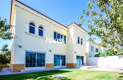 Villa - 4 - 4 for sale in District 8 - Jumeirah Park - Dubai