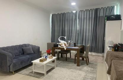 Apartment - 2 Bedrooms - 3 Bathrooms for sale in Ontario Tower - Business Bay - Dubai