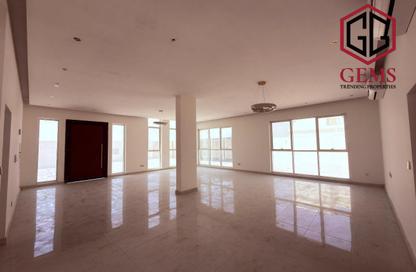 Villa - 5 - 6 for rent in Al Aweer 1 - Al Aweer - Dubai