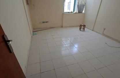 Apartment - Studio - 1 Bathroom for rent in Bu Tina - Al Sharq - Sharjah
