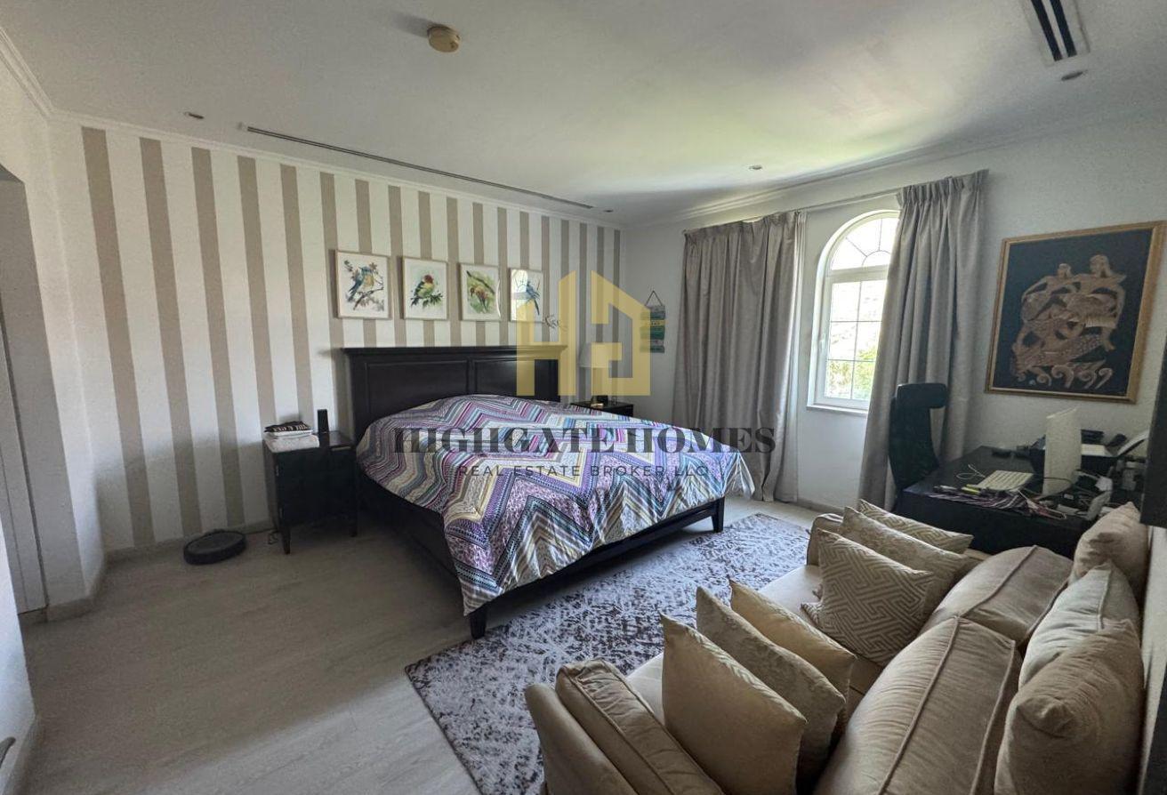 Vacant NOW | 4BR w/ Bedroom Downstairs | Prime Loc photo 17