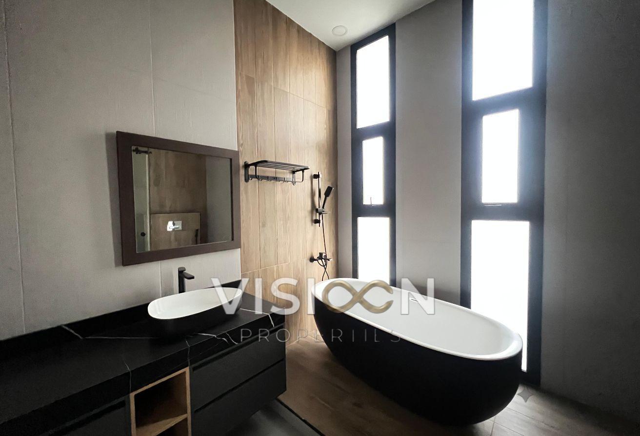 Modern Family Villa with 5 Spacious Bedrooms photo 18