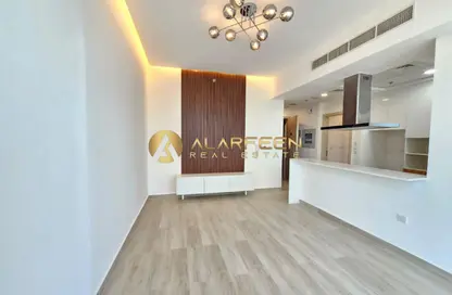 شقة - غرفة نوم - 2 حمامات للايجار في ذا ايست كريست - ديستريكت 17 - قرية جميرا الدائرية - دبي