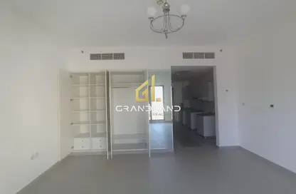 شقة - 1 حمام للايجار في مبنى دبليو 20 - المدينة العالمية المرحلة 2 - 4 الورسان - الورسان - دبي