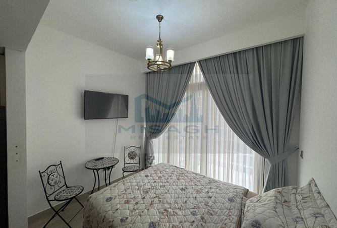 FULLY FURNISHED | BALCONY | POOL VIEW | VACANT photo 2