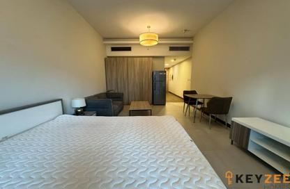 Apartment - Studio - 1 for rent in SOL Bay - Business Bay - Dubai