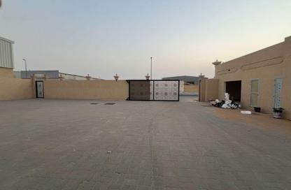 Factory - Studio - 3 Bathrooms for rent in Al Sajaa S - Al Sajaa - Sharjah