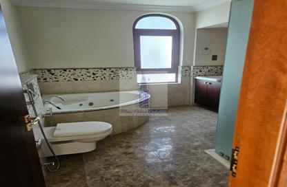 Villa - 5 Bedrooms - 6 Bathrooms for sale in Orange Lake - Jumeirah Golf Estates - Dubai