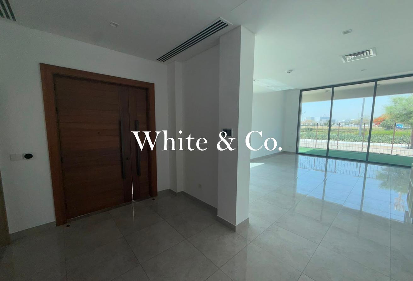 Spacious 4BR + Maid | District One | MBR photo 9