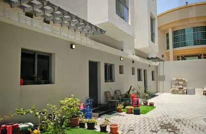 Villa - 4 Bedrooms - 6 Bathrooms for rent in Mirdif - Dubai