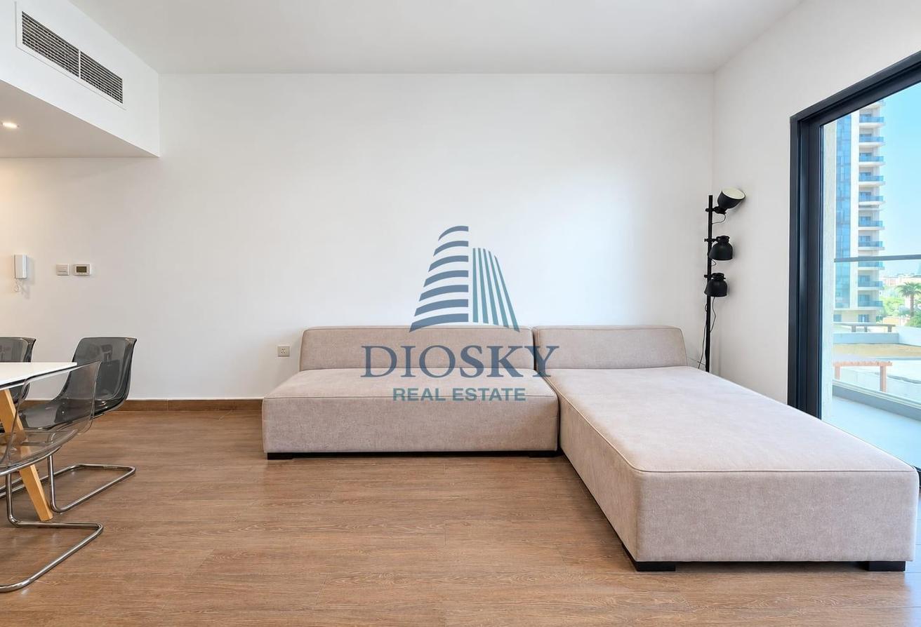 Semi Furnished | Prime Location | Vacant photo 4