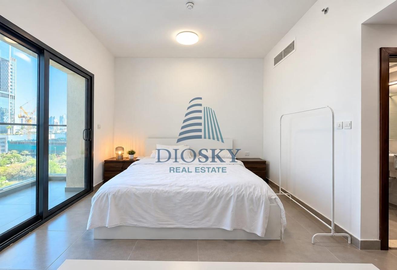 Semi Furnished | Prime Location | Vacant photo 5