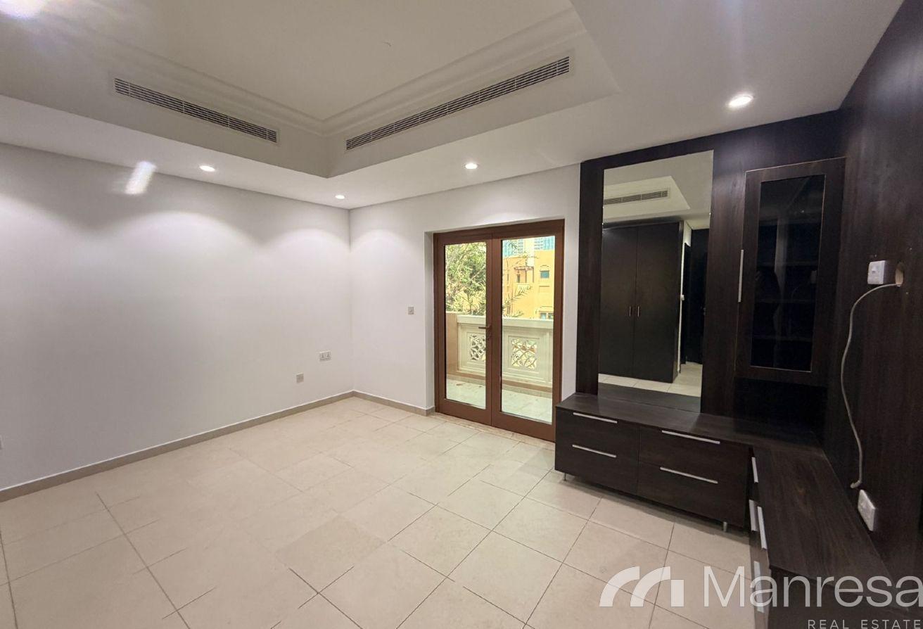 Stunning 5BR Villa I Landscaped Garden I Upgraded photo 15
